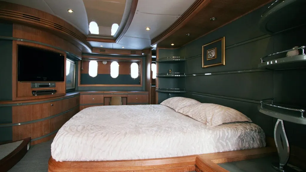 Antalya Ultra Lux 12 Guests - 30 MT - AZIMUT 98 LEONARDO - AYR015